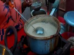 दोन वर्षांनी माथेरान पर्यटकांनी बहरलं, विकेंड आणि थर्टी फर्स्टचा जुळून आला योग, Photos