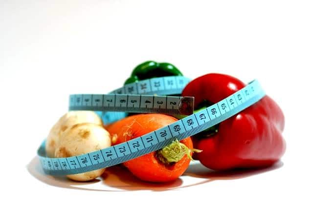 FAD डाइट को न करें फॉलो: बहुत सी ऐसी डाइट्स हैं जो शुरूआत में तो असर दिखाती हैं लेकिन कुछ समय बाद यह बेअसर हो जाती हैं जिसके चलते आपका वजन बहुत कम हो जाता है. अपनी डाइट में फाइबर, प्रोटीन और अन्य आवश्यक पोषक तत्वों को शामिल करके और नियमित रूप से व्यायाम करके वजन कम करना सबसे अच्छा है.