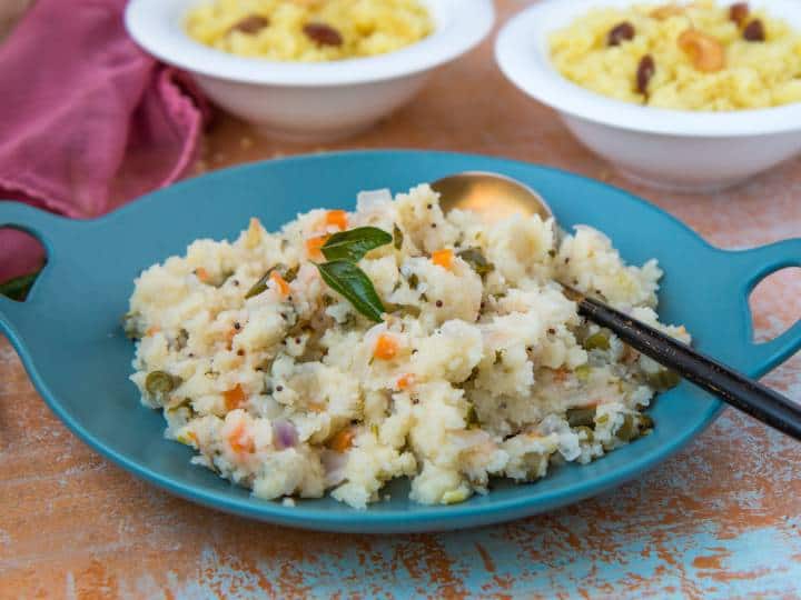 रवा उपमा एक क्लासिक साउथ इंडियन स्वादिष्ट रेसिपी है जिसे आप मिनटों में तैयार कर सकते हैं. यह आप नाश्ते या शाम के स्नैक्स में आराम से खा सकते हैं. हेल्थ के हिसाब से भी यह रेसिपी बेहद शानदार है.