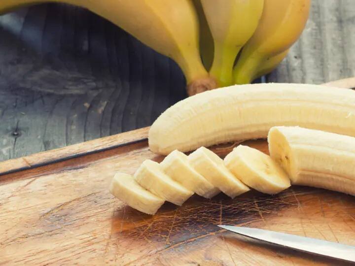 Health Tips : Why do mothers refuse to eat bananas at night? What is the scientific reason behind it Health Tips : ਰਾਤ ਨੂੰ ਕੇਲਾ ਖਾਣ ਤੋਂ ਕਿਉਂ ਇਨਕਾਰ ਕਰਦੀਆਂ ਹਨ ਮਾਵਾਂ ? ਕੀ ਹੈ ਇਸ ਦੇ ਪਿੱਛੇ ਵਿਗਿਆਨਕ ਕਾਰਨ 