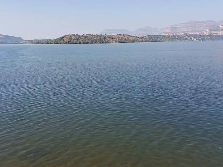 सध्या सगळीकडे नवीन वर्षाच्या स्वागताची (New Year Celebretion) जय्यत तयारी सुरु आहे. थर्टी फस्ट सेलिब्रेट करण्यासाठी आपल्या जवळच्या पर्यटनस्थळाकडे जाण्यावर लोकांचा भर असतो.