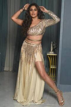 Surbhi Chandna: ਆਫ ਸ਼ੋਲਡਰ ਸ਼ਿਮਰੀ ਆਊਟਫਿਟ 'ਚ ਸੁਰਭੀ ਚੰਦਨਾ ਦਿਖੀ ਗਲੈਮਰਸ, ਖੂਬਸੂਰਤੀ 'ਤੇ ਪ੍ਰਸ਼ੰਸਕ ਹੋਏ ਫਿਦਾ