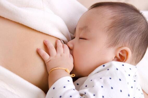 Breastfeeding Mother and Diet: डिलीवरी के बाद खाएं ये चीजें, मां और बच्चा रहेगा स्वस्थ