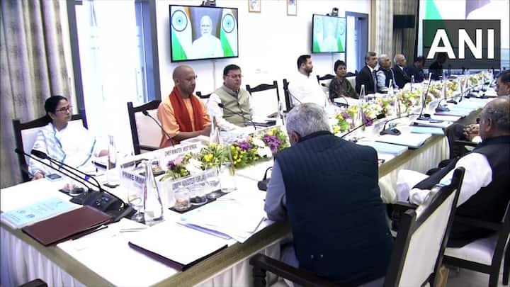 तब्येत स्थिर असल्याचं डॉक्टरांनी सांगितल्यावर ते पुन्हा दिल्लीत आले होते. पण आज पहाटे साडेतीन वाजता हिराबेन यांच्या दु:खद निधानाची वार्ता कानावर आली.