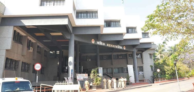 Maharashtra news nashik news Clerk of Nashik nmc bribe of five hundred rupees for birth certificate Nashik News :  जन्म दाखल्यासाठी घेतले पाचशे रुपये, नाशिक मनपातील लिपिक एसीबीच्या ताब्यात 