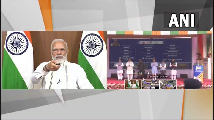 अंत्यविधीचे सारे सोपस्कार पार पाडले आणि तिथूनच ते अहमदाबादच्या राजभवनाकडे रवाना झाले. त्यानंतर  पश्चिम बंगालमधल्या वंदे भारत ट्रेनच्या उद्घाटनला त्यांनी ऑनलाईन हजेरी लावली