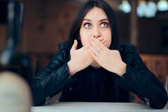 'लागली कुणाची उचकी...'; उचकी येण्याचं नक्की कारण काय? खरंच कुणाला आठवण आल्यावर उचकी येते?