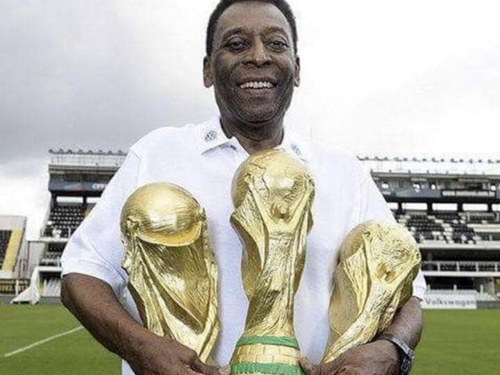 మూడు సార్లు ఫిఫా ప్రపంచకప్ అందుకున్న ఏకైక, తొలి ఆటగాడు పీలె. 1958, 1962, 1970లో గెలిచాడు.