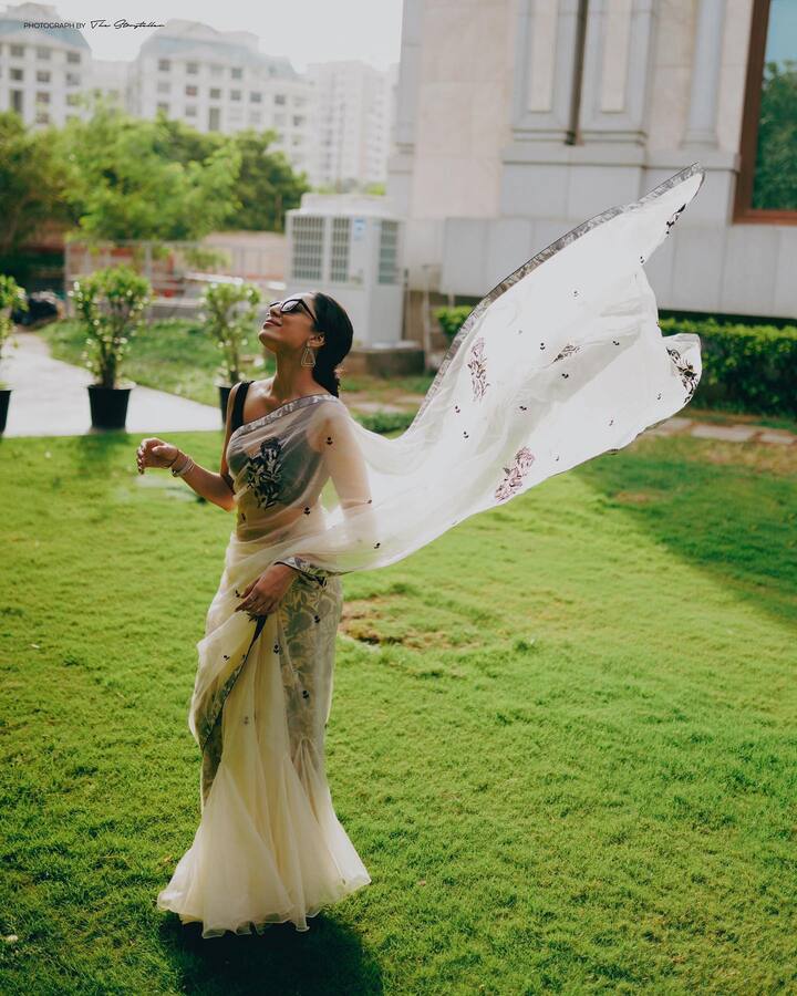 శోభిత ధూళిపాళ అందమైన ఫోటోలు. Image credit: Shobhita Dhulipala/ Instagram