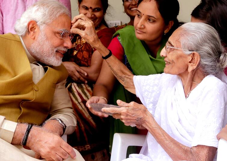Pm Modi Mother Death News Heeraben Modi Birth Date Pm Modi Mother Age Latest News Complete Profile Heeraben Modi : હીરાબાએ આકરી મહેનત કરીને કઇ રીતે મોદી સહિતના સંતાનોને ઉછેર્યા
