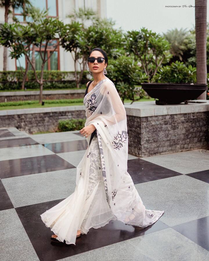 శోభిత ధూళిపాళ అందమైన ఫోటోలు. Image credit: Shobhita Dhulipala/ Instagram