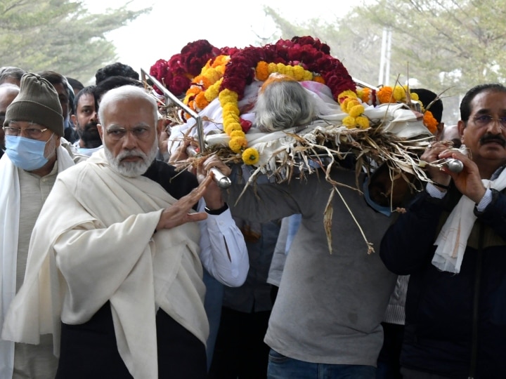 Heeraben Modi Death : पंतप्रधान मोदी यांच्या मातोश्री हिराबा अनंतात विलीन