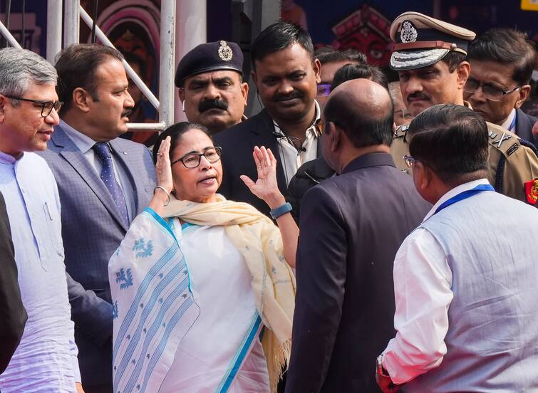 Chief Minister Mamata Banerjee says her dream project comes true as Narendra Modi inagurated Joka Tarala metro Joka-BBD Metro : 'আমার স্বপ্নের প্রকল্প, সবচেয়ে আনন্দের দিন', জোকা-বিবাদী বাগ মেট্রো চলা শুরুর দিনে আবেগপ্রবণ মুখ্যমন্ত্রী