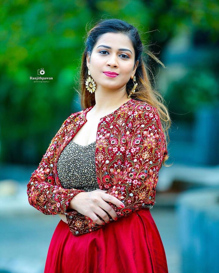 'బిగ్ బాస్' తర్వాత ఇనాయ తన కెరీర్ ను ప్లాన్ చేసుకోవడంలో బిజీగా ఉంది. Image Credit: Inaya Sultana/Instagram
