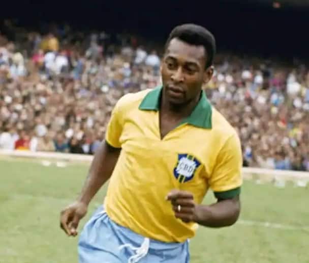 Pele Demise: 16 વર્ષની ઉંમરમાં બ્રાઝિલ તરફથી કર્યું ડેબ્યૂ, આવુ હતુ ફૂટબોલના દિગ્ગજનું કરિયર Pele Demise:Pele, Brazil's three-time World Cup-winning legend, dies at 82 Pele Demise: 16 વર્ષની ઉંમરમાં બ્રાઝિલ તરફથી કર્યું ડેબ્યૂ, આવુ હતુ ફૂટબોલના દિગ્ગજનું કરિયર