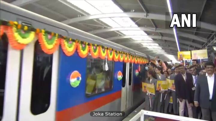 कर्मयोग्याप्रमाणे पंतप्रधान आज आपली सारी कर्तव्य पार पडताना दिसले. पंतप्रधान नरेंद्र मोदी यांच्या आई हिराबेन यांचं आज पहाटे वयाच्या 100 व्या वर्षी निधन झालं. पण या दु:खाच्या प्रसंगातही पंतप्रधानांनी त्यांच्या कर्तव्यभावनेचा विसर पडू दिला नाही.