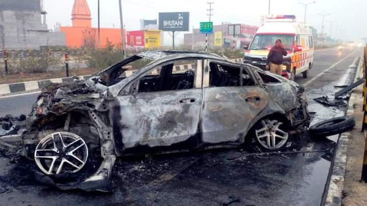 উত্তরাখণ্ডের রুরকির সমীপ মোড়ে ঋষভের গাড়ি দুর্ঘটনার কবলে পড়ে।