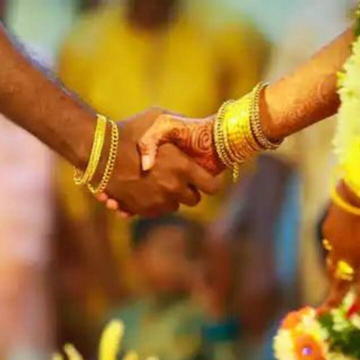 নতুন বছরে এই রাশির জাতক জাতিকাদের বিয়ের সম্ভাবনা তৈরি হচ্ছে। আসুন জেনে নেওয়া যাক এই সৌভাগ্যবান রাশিগুলি সম্পর্কে