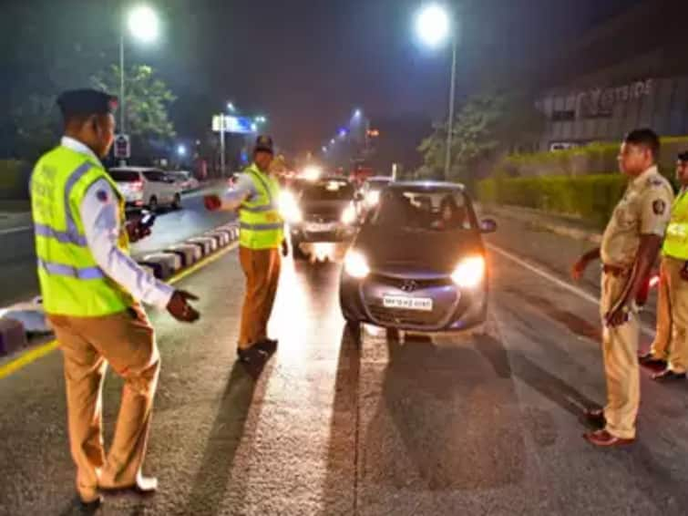 Pune New Year On December 31 three thousand policemen were deployed in Pune Pune New Year : वेलकम 2023! 31 डिसेंबरला पुण्यात तीन हजार पोलीस तैनात; गडकिल्ल्यांवरही बंदी