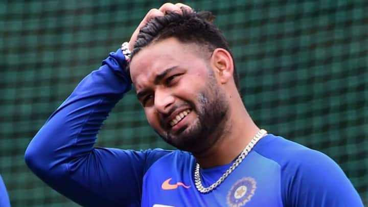 Rishabh Pant Accident: পন্থকে দেহরাদুনের ম্যাক্স হাসপাতালে স্থানান্তরিত করা হয়েছে। সেখানেই এমআরআইয়ের মাধ্যমে তাঁর চোট ঠিক কতটা গভীর, তা নির্ধারিত করা হবে এবং সেখানেই তাঁর চিকিৎসাও চলবে।