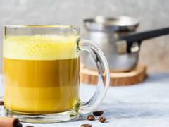 कॉफी में हल्दी मिलाकर पीने के हैं कई फायदें, जानें Turmeric coffee बनाने का तरीका