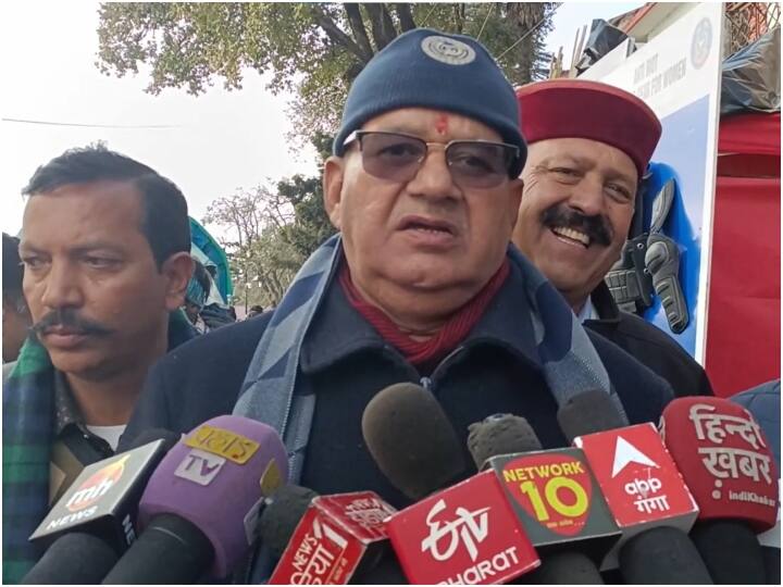 Mussoorie minister ganesh joshi did surprise visit to a hospital ann Mussoorie: अचानक मसूरी के अस्पताल पहुंचे मंत्री गणेश जोशी, डॉक्टरों की कमी को लेकर दिया यह निर्देश