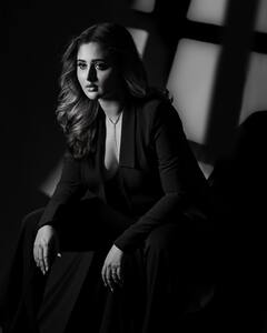 Rashami Desai: 'बिग बॉस' फेम रश्मी देसाईने शेअर केला बोल्ड लूक; चाहते घायाळ!