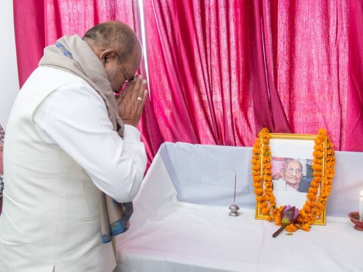 No one can fill her void Manipur CM Biren Singh pays tribute to PM Modi mother Heeraben ann 'उनकी कमी को कोई पूरा नहीं कर सकता...' मणिपुर के सीएम बीरेन सिंह ने पीएम मोदी की मां हीराबेन को किया याद