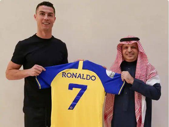 cristiano ronaldo joins al nassr football club saudi arabian league until 2025 deal price details Cristiano Ronaldo: ਰੋਨਾਲਡੋ ਸਾਊਦੀ ਅਰਬ ਦੇ 'ਅਲ ਨਾਸਰ' ਕਲੱਬ 'ਚ ਸ਼ਾਮਲ, 1700 ਕਰੋੜ ਤੋਂ ਵੱਧ ਦੀ ਡੀਲ