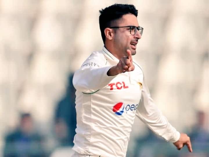 In his first three test matches Abrar Ahmed took most wicket for Pakistan he left Kaneria and Yasir behind पाक स्पिनर अबरार अहमद ने रचा इतिहास, इस मामले में बने सबसे सफल गेंदबाज़, कनेरिया और यासिर शाह को छोड़ा पीछे