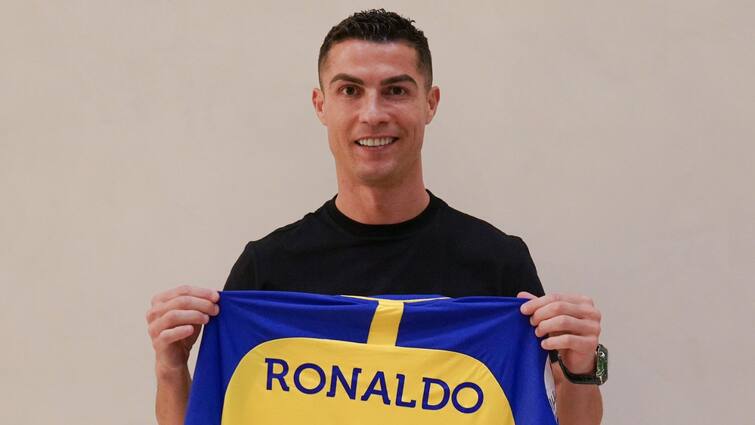 Cristiano Ronaldo joins Saudi Arab's Al Nassr in bumper deal Cristiano Ronaldo New Club: সত্যি হল জল্পনা, সৌদি আরবের আল নাসরেই সই করলেন রোনাল্ডো