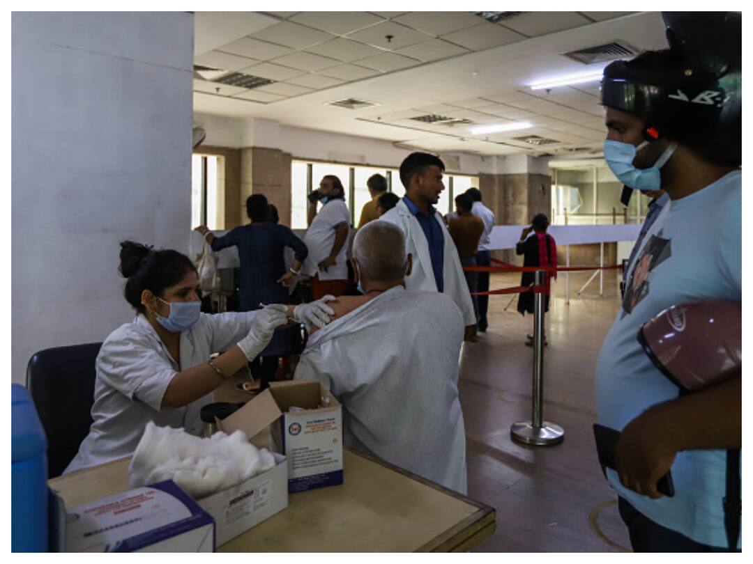 Administering 220 Crore Doses Of Covid Vaccine In India Highpoint Of 2022: Report Administering 220 Crore Doses Of Covid Vaccine In India Highpoint Of 2022: Report