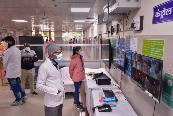 या पार्श्वभूमीवर कोरोना लसीकरणाच्या आकडेवारीमध्ये तीन पटीने वाढ झाल्याचे दिसून आले आहे.