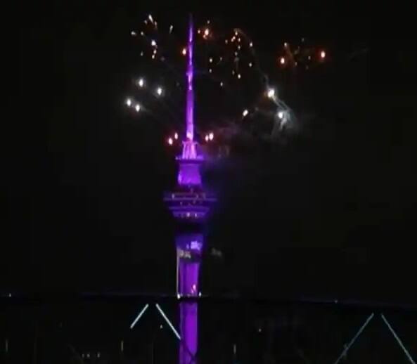 New Year 2023 Celebration: New Zealand welcomes 2023 with fireworks, light show New Year 2023 Celebration: દુનિયામાં સૌ પ્રથમ ન્યૂઝીલેન્ડમાં નવા વર્ષની ઉજવણી, ઓકલેન્ડના ફેમસ સ્કાઇ ટાવરથી કરાઇ આતશબાજી