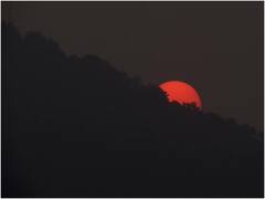 New Year Eve: गुवाहाटी से लेकर दिल्ली और शिमला तक... कुछ इस तरह दिखा 2022 के आखिरी सूर्यास्त का नजारा- देखें तस्वीरें