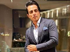 सोनू सूद ने फैंस को दी न्यू ईयर की बधाई, साल के आखिर दिन लोगों से क्यों मांगी माफी?