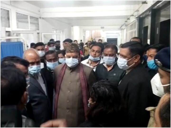 udham singh nagar minister ajay bhatt visited hospital to take stock of the situation aan Udham Singh Nagar: केंद्रीय मंत्री अजय भट्ट ने किया अस्पताल का दौरा, कोविड तैयारियों को लेकर दिए खास निर्देश