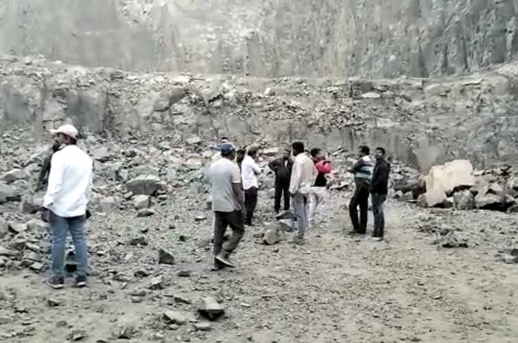 In Navsari, two died when a stone fell on laborers Navsari: નવસારીમાં કવોરીની ખાણમાં કામ કરતા મજૂરો પર પથ્થરની ખીણ પડતા બેના મોત