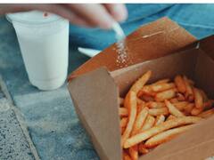 Disadvantages Of Eating Salt: तुम्हीही जेवणात जास्त मीठ खाता का? यामुळे आरोग्याचे मोठे नुकसान होऊ शकते..