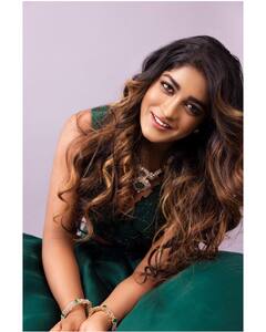 Dimple Hayathi: కిర్రాక్  చూపుతో 'ఖిలాడీ' బ్యూటీ డింపుల్ హయతి