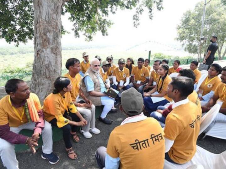 ये तस्वीर मध्य प्रदेश के कूनो नेशनल पार्क की है. जब पीएम मोदी ने इस पार्क में चीतों को छोड़ा था और चीता मित्रों से चर्चा की थी.