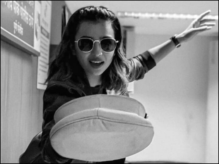 Radhika Apte to Sushmita and Others Top OTT Actress Fees Watch Highest OTT paid Actress List Radhika Apte ने फीस को लेकर मारी OTT पर बाजी, सुष्मिता सेन के साथ इन अदाकाराओं को दी शिकस्त