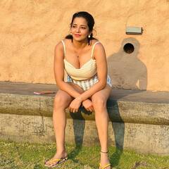 Monalisa Photos: मोनालिसा ने 2022 के आखिरी सनसेट की दिखाई झलक, शेयर की अपनी लेटेस्ट तस्वीरें