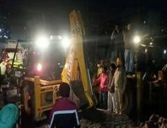 Mohali Building Collapse: ਮੋਹਾਲੀ 'ਚ ਡਿੱਗੀ ਇਮਾਰਤ ਦੀ ਛੱਤ, 2 ਨੂੰ ਬਚਾਇਆ ਗਿਆ ਤੇ 1...