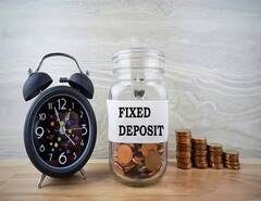 New Year Gifts: નવા વર્ષે તમારા પરિવારને આપો આ શાનદાર ગિફ્ટ, ભવિષ્ય થઈ જશે સુરક્ષિત