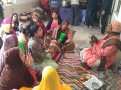 भरतपुरः ब्रज क्षेत्र के मंदिरों में अन्नकूट महोत्सव का आयोजन, महिला मंडल ने दी भजनों की प्रस्तुति