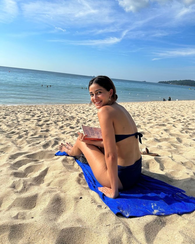 Ananya Pandey On Vacation Celebrating New Year 2023 In ...