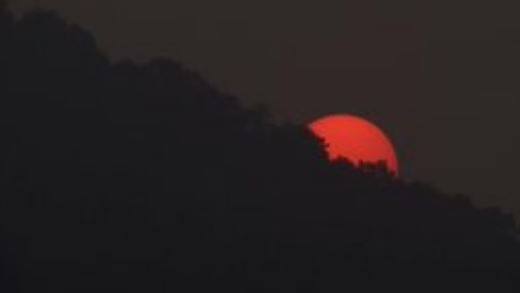 New Year Eve Witnesses beautiful sunset to end the year 2022 Assam Guwahati See Pics New Year Eve: ગુવાહાટીમાં જોવા મળ્યો વર્ષ 2022નો અંતિમ સૂર્યાસ્ત, જુઓ તસવીરો