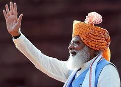 Photos: ક્યારેક માતાના ચરણોમાં તો ક્યારેક હાથમાં બંદુક... વર્ષ 2022માં PM મોદીનો અવિસ્મરણીય અવતાર