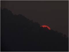 New Year Eve: गुवाहाटी से लेकर दिल्ली और शिमला तक... कुछ इस तरह दिखा 2022 के आखिरी सूर्यास्त का नजारा- देखें तस्वीरें